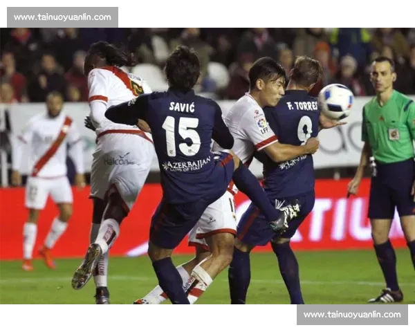 亨克对阵沙勒罗瓦强强碰撞赛季走向关键一战前瞻攻防博弈与主场优势解析 亨克对阵沙勒罗瓦强强碰撞赛季走向关键一战前瞻攻防博弈与主场优势解析